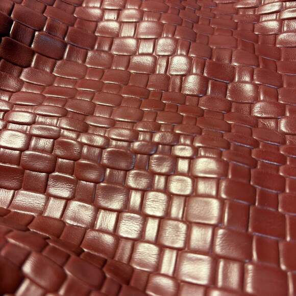 Burgundy Ladies' Vintage & Minimalist Leisure Faux Woven Leather Bag - Picture 2 of 4